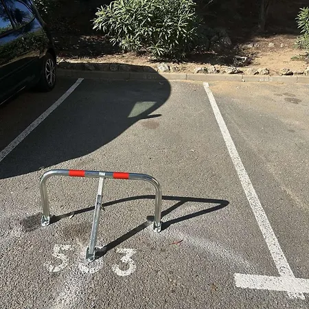 Avec Piscine, Parking Privatif, Loggia Et Acces A Pied - - Fr-1-226-534