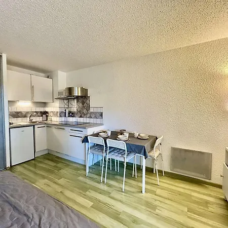 Apartment Avec Piscine, Parking Privatif, Loggia Et Acces A Pied - - Fr-1-226-534 *