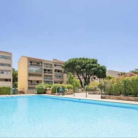 Apartment Avec Piscine, Parking Privatif, Loggia Et Acces A Pied - - Fr-1-226-534 *