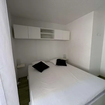 Avec Piscine, Parking Privatif, Loggia Et Acces A Pied - - Fr-1-226-534 Apartment *