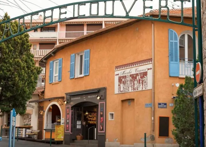 Apartment Avec Piscine, Parking Privatif, Loggia Et Acces A Pied - - Fr-1-226-534 Sainte-Maxime