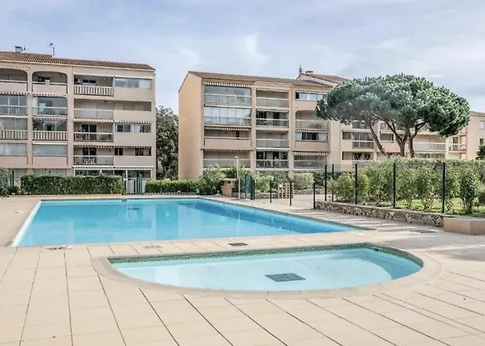 Avec Piscine, Parking Privatif, Loggia Et Acces A Pied - - Fr-1-226-534 * Sainte-Maxime