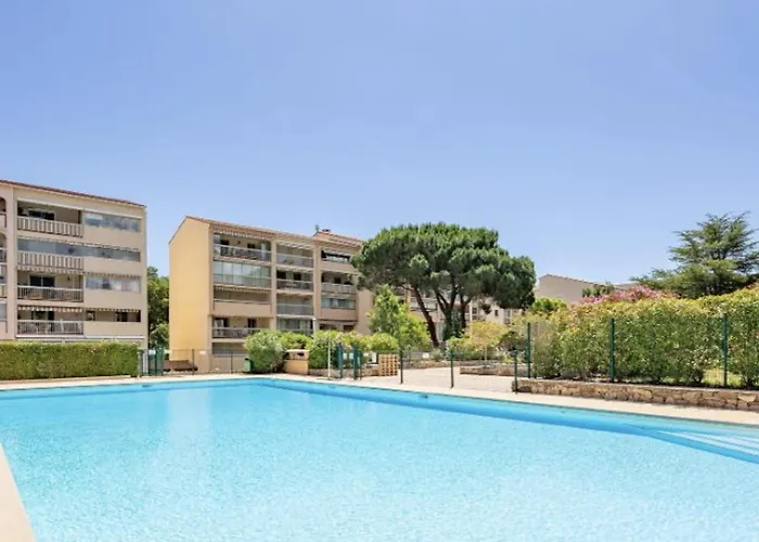 Apartment Avec Piscine, Parking Privatif, Loggia Et Acces A Pied - - Fr-1-226-534 *